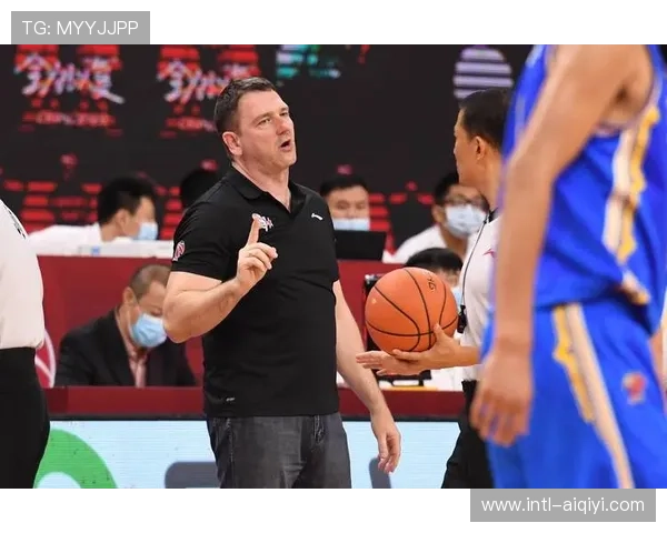 教练凯撒·格雷西晒训练照，否认迪亚兹被绑架传闻